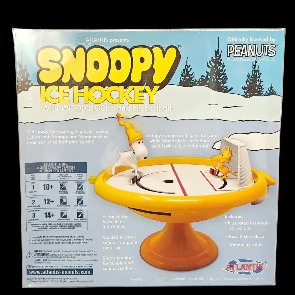 Snoopy Ice Hockey Game Woodstock & Birdbath Snap Plastic Model Kit Atlantis NEW